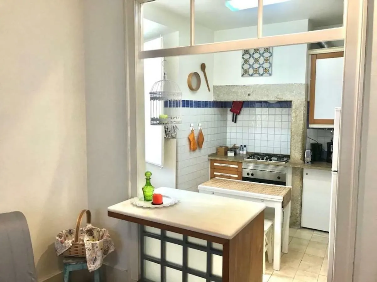 Appartamento Charming Flat Lisbona